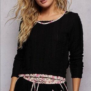 POL- NWOT Lace Top with Square Neck and Ruffle Hem
Detail